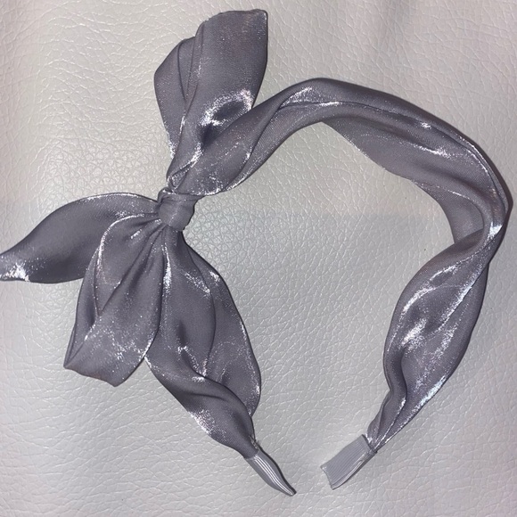 **FREE w/ purchase** Silver Sheer Bow Headband - Picture 1 of 2